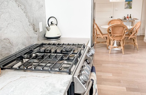Wellington House | Coastal Hideaway - Lake, Hot Tub & Private Beach