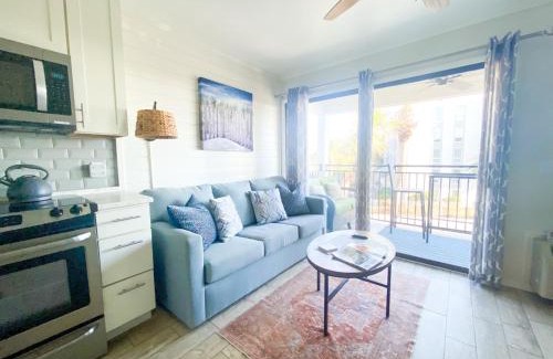 Hilton Head Island Apartment | Coastal King Beach Flat Convenient to Everything!