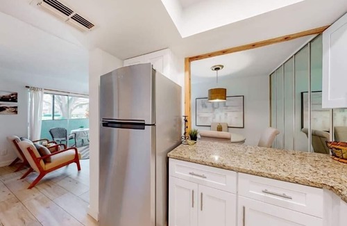 Clearwater Condo | Coastal Living Condo with Pool