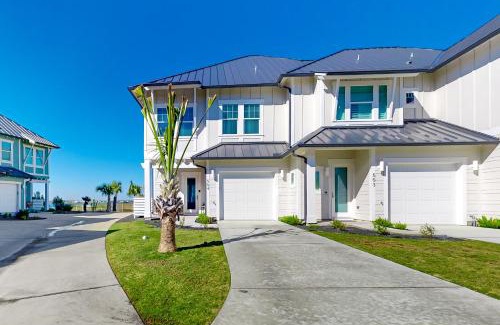 Rockport Villa | Coastal Luxury Beauty on the Bay