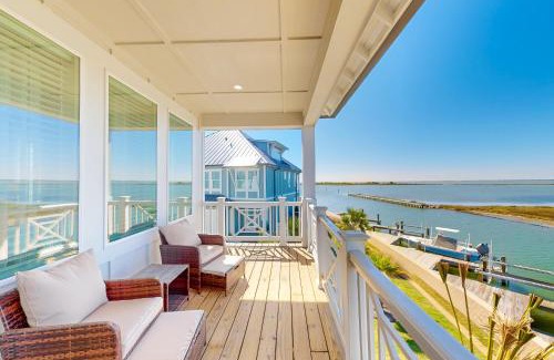 Rockport Villa | Coastal Luxury Beauty on the Bay