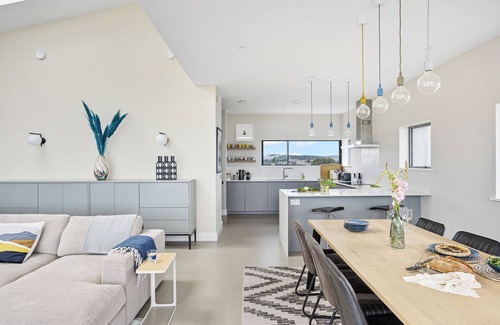 Paignton House | Coastal Luxury & stunning sea views over Torbay