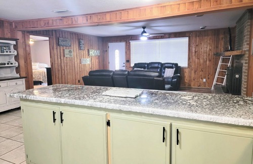 Perry House | Coastal Oaks Haven DogsWelcome