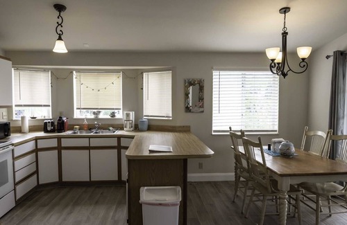 Cutthroat Harbor Estates House | Coastal Oasis, Canal front