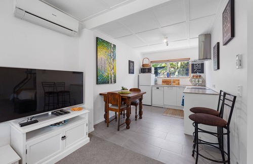 Papamoa Beach House | Coastal Oasis - Papamoa Beach Holiday Home