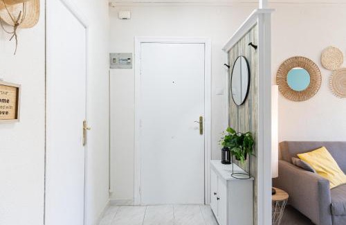 Vilafortuny Apartment | Coastal Paradise & Cozy Home with a 100m from the Beach!