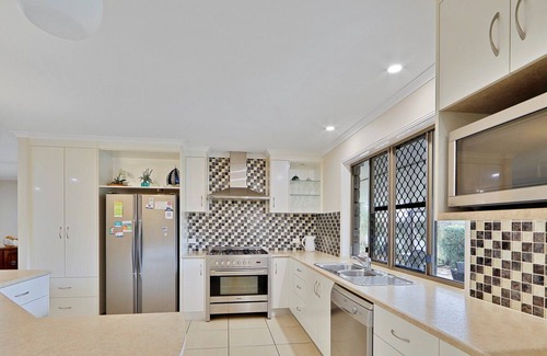 Woodgate House | Coastal Paradise with a pool!