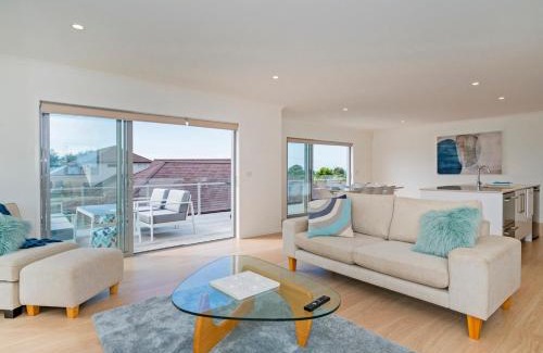 Matarangi House | Coastal Pearl - Matarangi Holiday Home