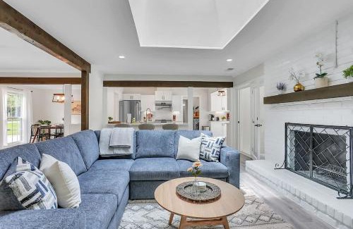Savannah House | Coastal Pool Retreat Near Beach Downtown & Fun