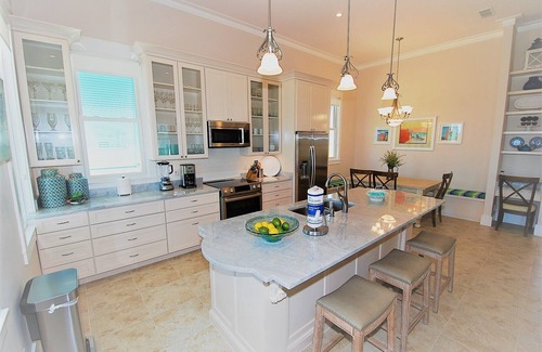 The Shores Cottage | Coastal - Private Home Close To Beach & Bay 2 Bedroom Home by RedAwning
