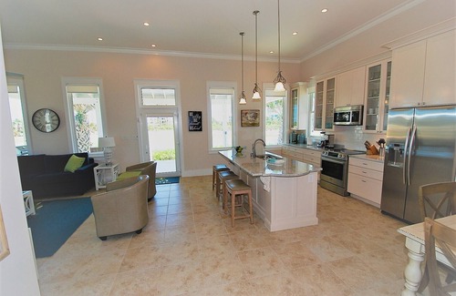 The Shores Cottage | Coastal - Private Home Close To Beach & Bay 2 Bedroom Home by RedAwning