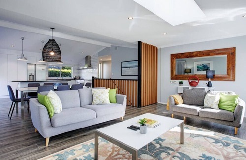 Rothesay Bay House | Coastal Retreat w Spa Pool just Steps to the Beach