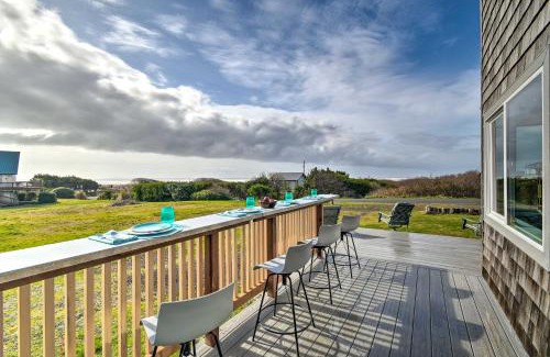 Pacific Beach House | Coastal Retreat Deck, Ocean Views and Walk to Beach