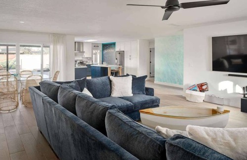 Tempe House | Coastal Retreat: Festive Deck w/Pool & Beach Bar