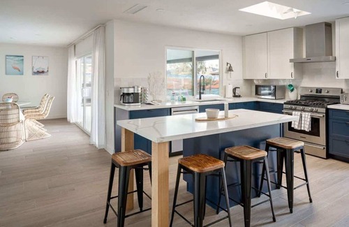 Tempe House | Coastal Retreat: Festive Deck w/Pool & Beach Bar