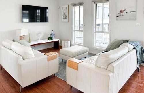Kilcunda House | Coastal Sanctuary, Pet Firendly with Fireplace, wood provided Just 50m to Kilcunda Beach and 100m to the Ocean View Hotel The Sticks and Copper Door Kitchen Accessibility Friendly