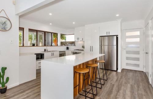 Casuarina House | Coastal Soul - Pet Friendly, Family Entertainer with Pool