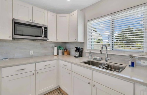 Laurel Apartment | Coastal Studio Getaway|5 Min to Beach|Pool+Peloton