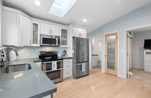 Genesee House | Coastal Style Cabana in West Seattle w/Downtown & Mountain Views