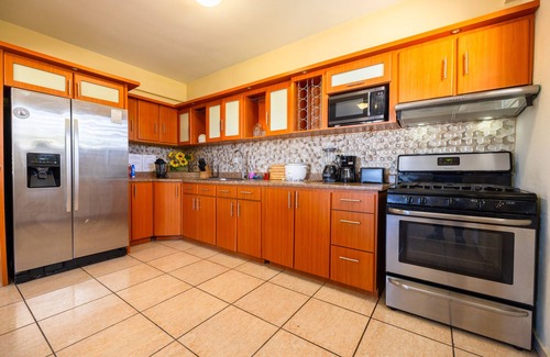 Mora House | "Coastal Vacations at Colinas del Atlantico: Your Perfect Retreat!"