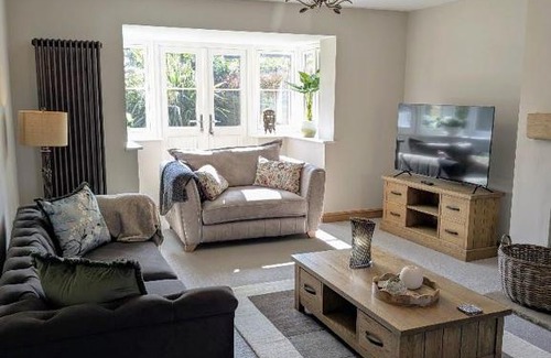 Reighton House | Coastal Whisper