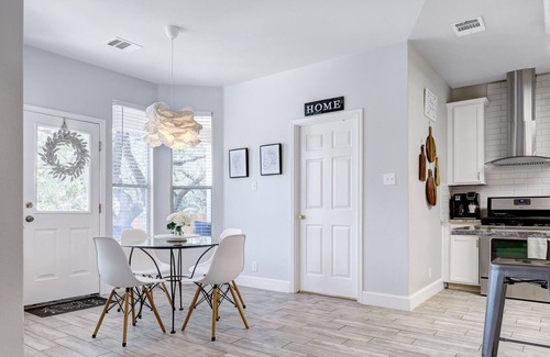 Helotes House | Cobalt - A Birdy Vacation Rental