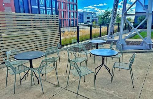 Downtown Des Moines Apartment | Cobalt Cove (132)