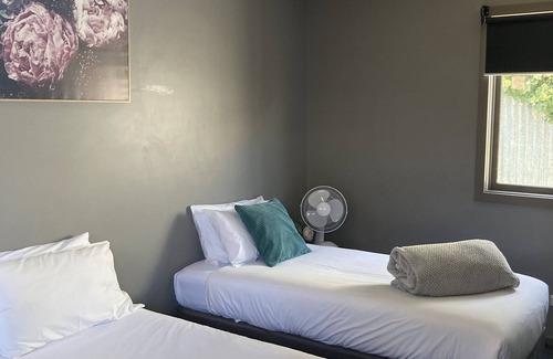 Queenscliff House | Cobb & Co Lodge