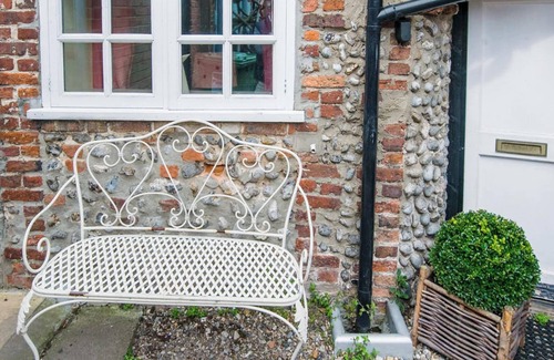 Holt Cottage | Cobble Cottage30c - UKC2846