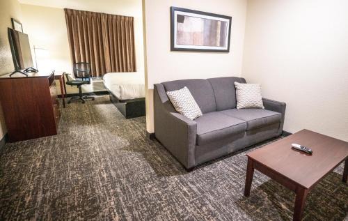 Lamar Hotel | Cobblestone Hotel & Suites - Lamar