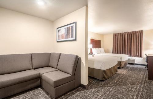 Newport Hotel | Cobblestone Hotel & Suites - Newport