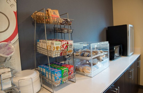 Forest City Hotel | Cobblestone Inn & Suites - Forest City