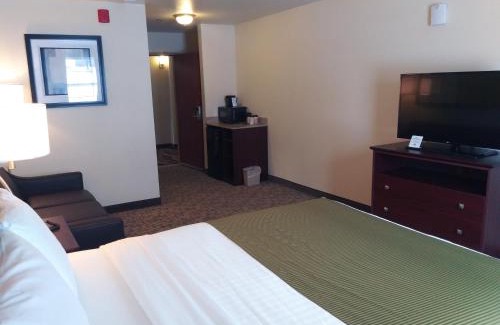 Barron Hotel | Cobblestone Inn & Suites - Barron