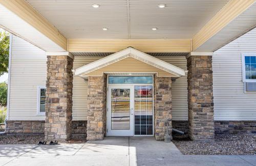 Big Lake Hotel | Cobblestone Inn & Suites - Big Lake