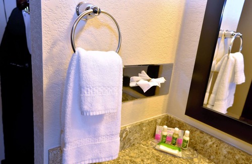 Holstein Hotel | Cobblestone Inn & Suites - Holstein