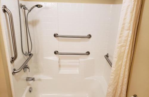 Holyoke Hotel | Cobblestone Inn & Suites - Holyoke