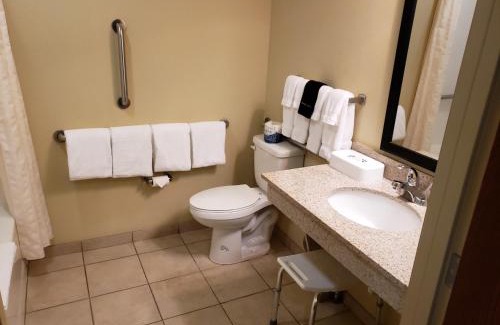 Holyoke Hotel | Cobblestone Inn & Suites - Holyoke