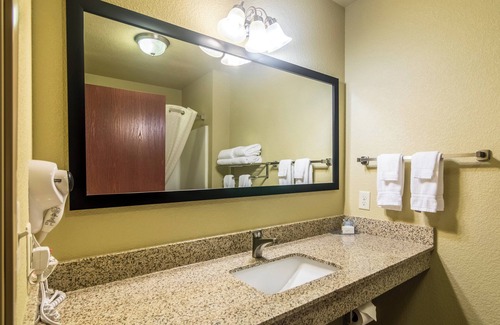 Lakin Hotel | Cobblestone Inn & Suites - Lakin