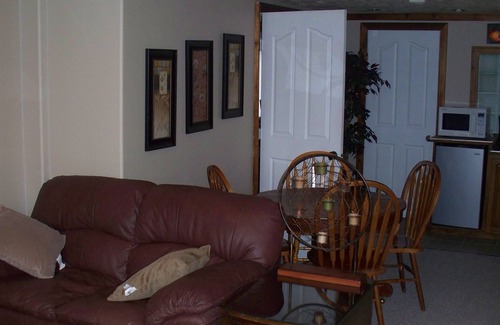Cardston Bed & Breakfast | Cobblestone Manor B&B