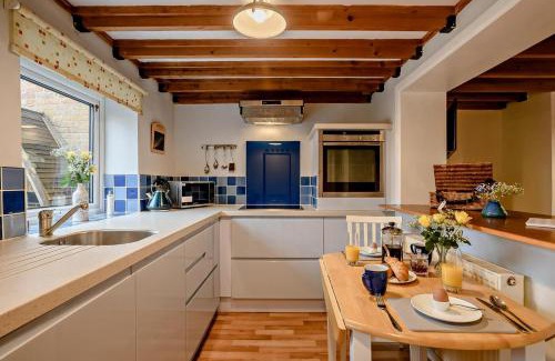 Kettlestone House | Cobbley Cottage