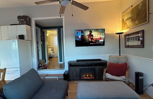 Frontenac Cottage | Cobby House 2 bedroom + Loft. (Just installed new 16 x 16 dock)