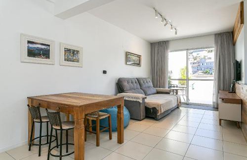 Trindade Apartment | Cobertura com Vista Parcial do Mar #TRINA01