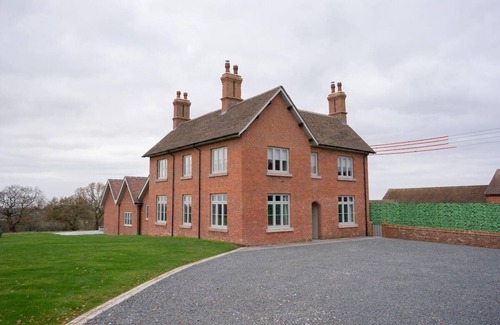 Cleedownton House | Cobley Hill Farm - Sleeps 24