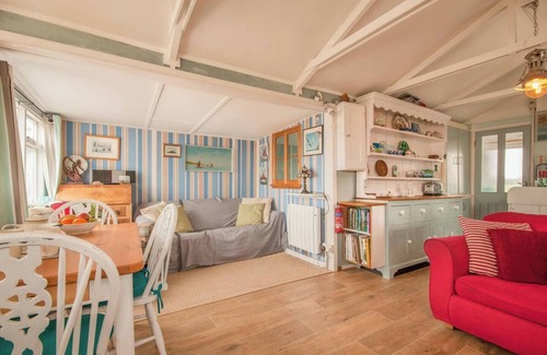 Whitstable Ski Chalet | Cockle Cottage is a 2 bedroom chalet on the beach giving you the feel of peace and tranquility.