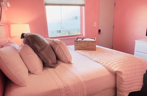 Sandusky Hotel | Cocktail Cabin: The Cosmo!