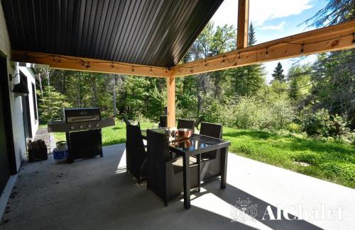 Petite-Riviere-Saint-Francois Ski Chalet | Cocotte d'hiver - Chalereux avec Foyer intérieur