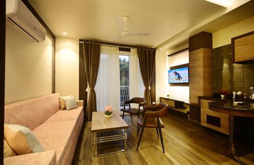 Mahmoorganj Hotel | Coco Cabana