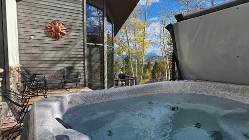 Three Peaks House | CoCo Chalet