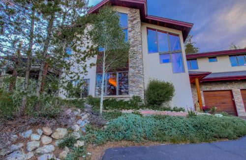Three Peaks House | CoCo Chalet