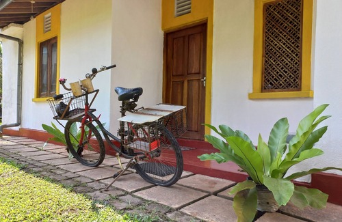 Nalagasdeniya Villa | Coco Garden Villas Hikkaduwa - 2 bedrooms, 2 attached bath room, kitchen, living